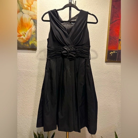 Jessica Howard Dresses & Skirts - Jessica Howard evening dress petite size 8